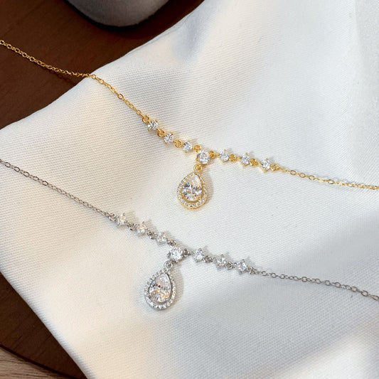 Gold Teardrop Crystal Necklace – Elegant Drop Pendant